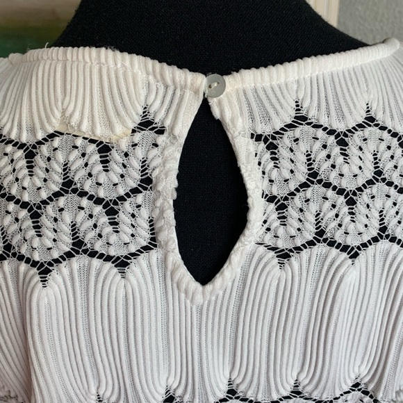 Vestique Long Sleeve Boho White Top Size Medium - Picture 7 of 17